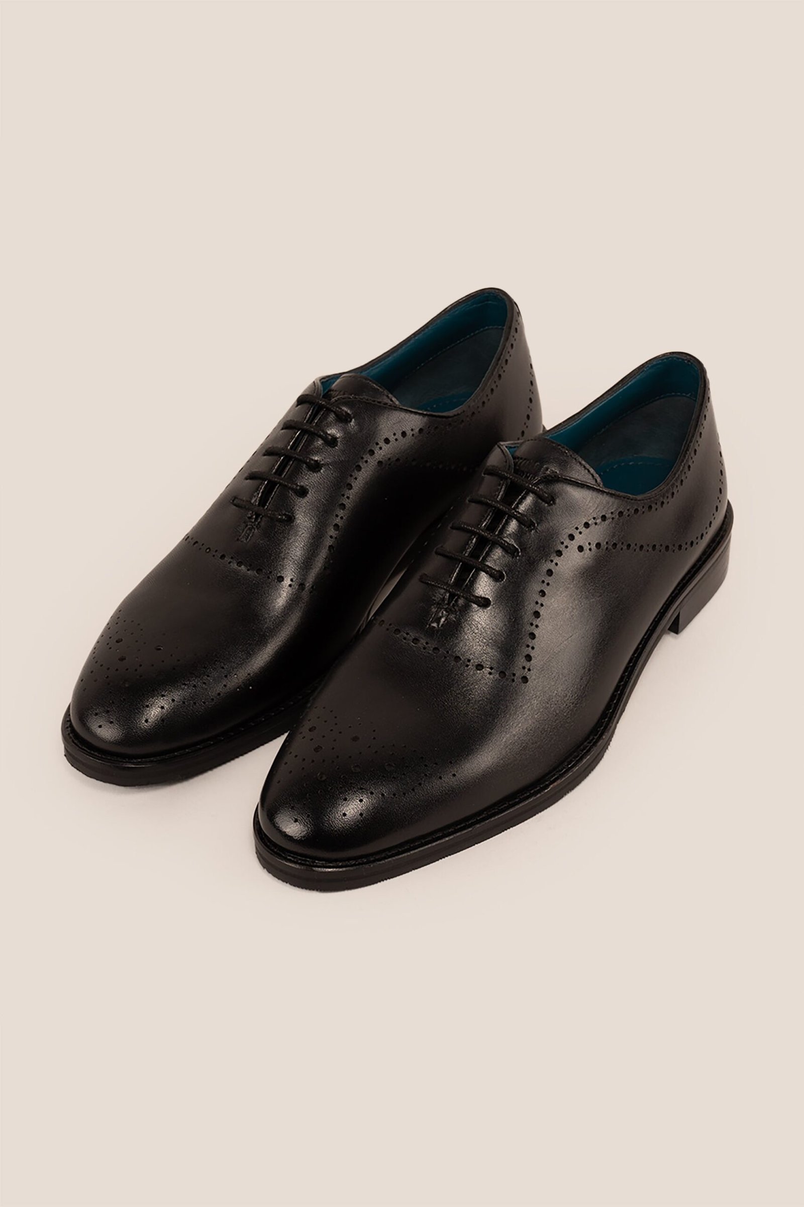 Melton Black - Image 4