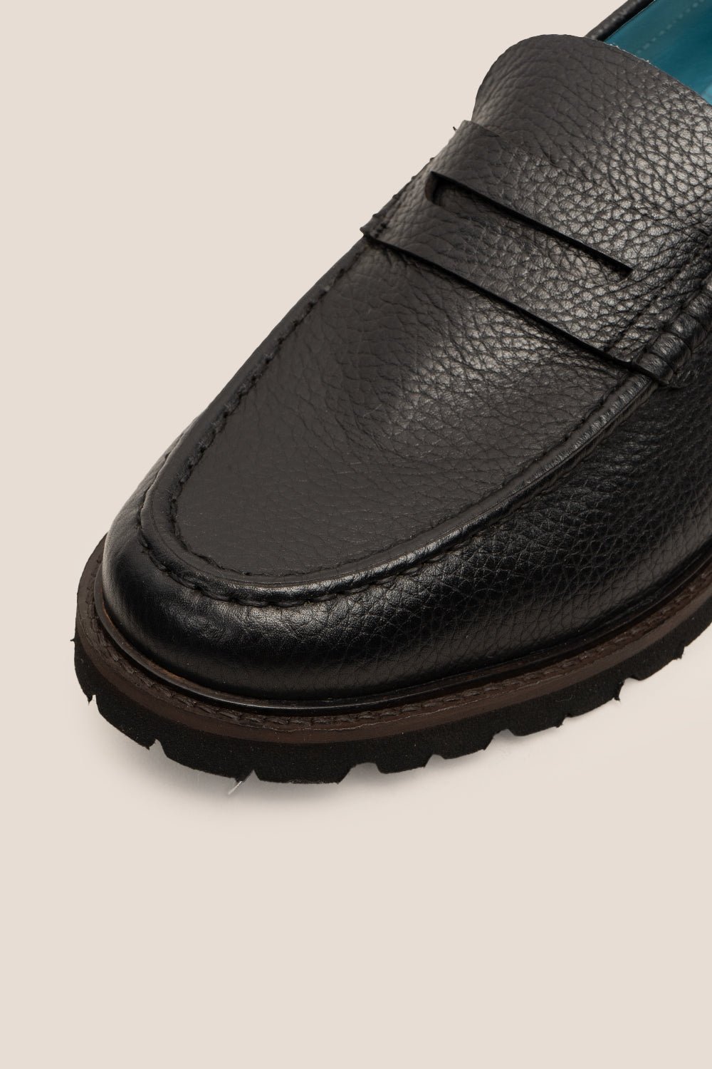 Theo Black - Image 5