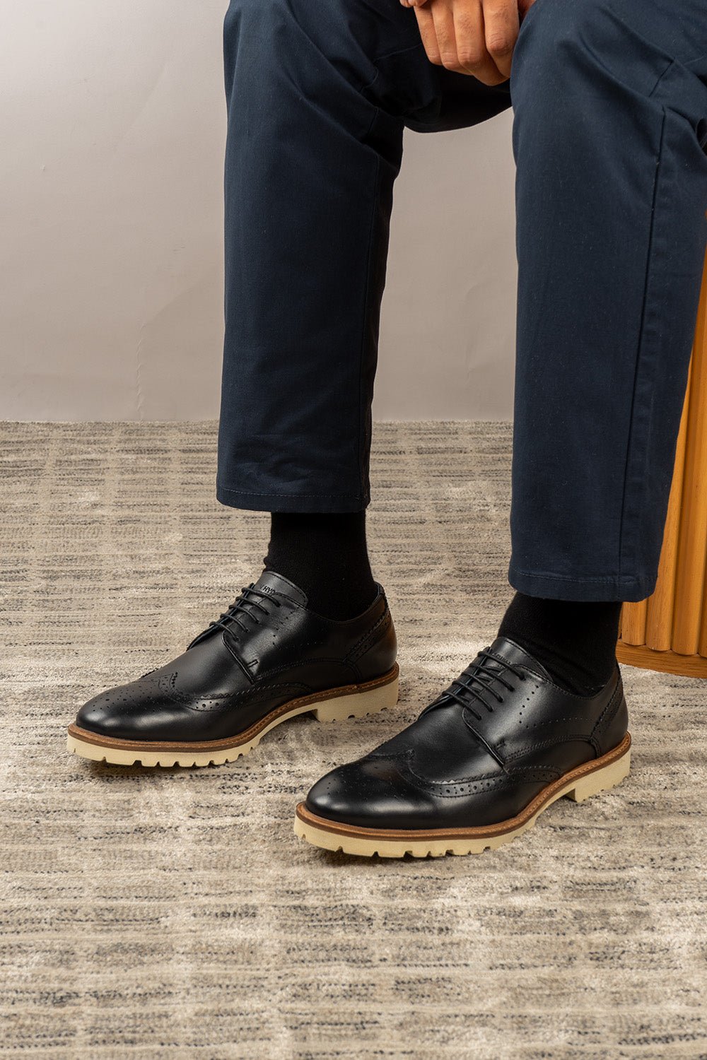 Eli Black Wide Fit - Image 2