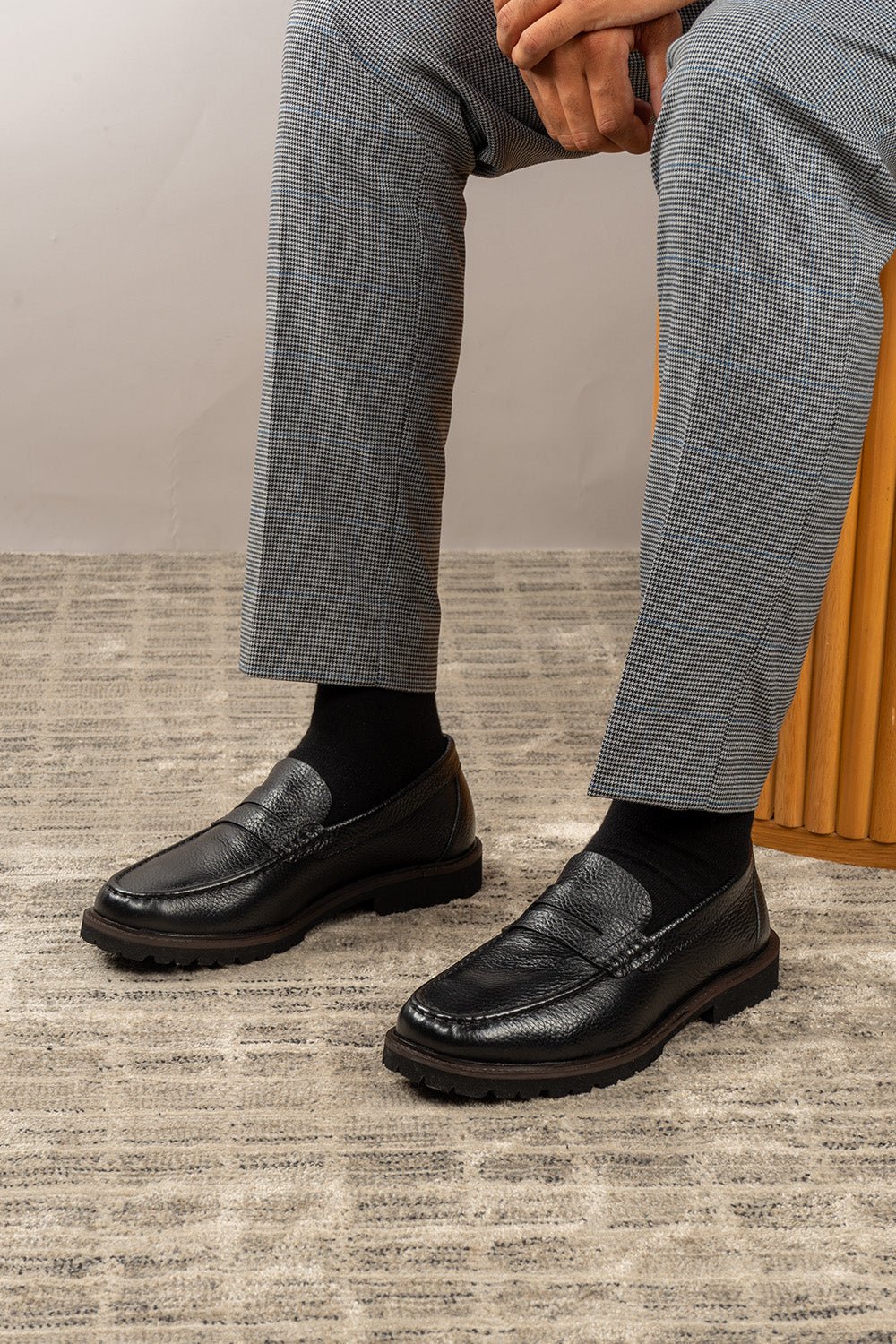 Theo Black - Image 2